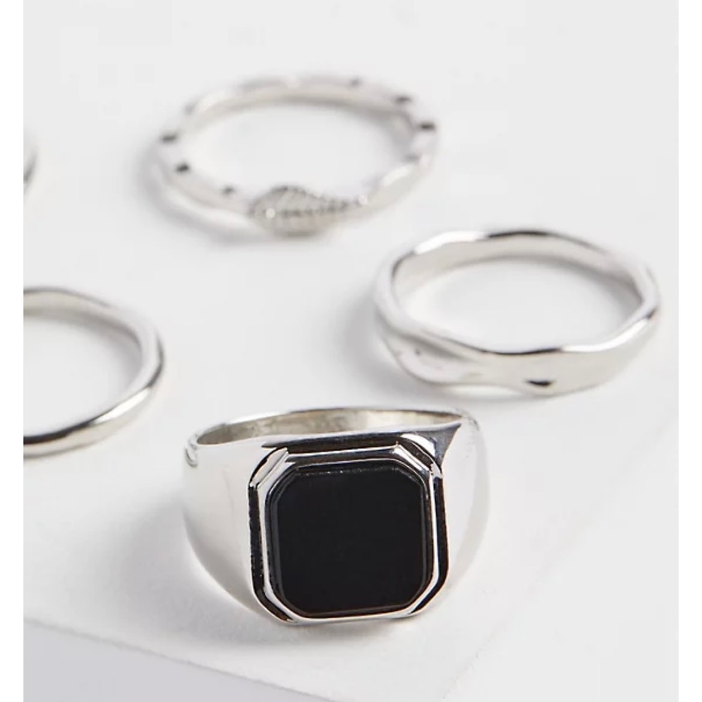 🆕 torrid silver tone with black signet rings, set of 5 rings, size 9